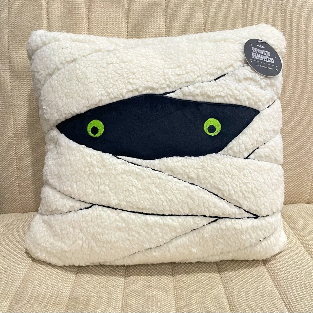 Spooky Nights Halloween Mummy‎ Sherpa Decorative Throw Pillow White Green Eyes